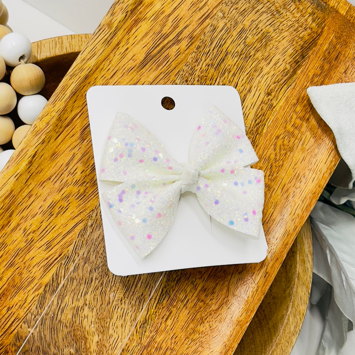 ✨ Flouncy 3.5” Glitter Bow ✨